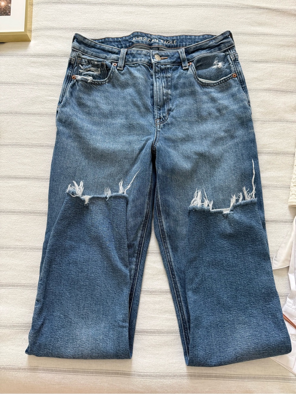 American Eagle Bootcut Distressed Jeans in Blue Size 8